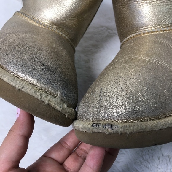 UGG Girl One Button Gold Boots Size 2 - Picture 9 of 15